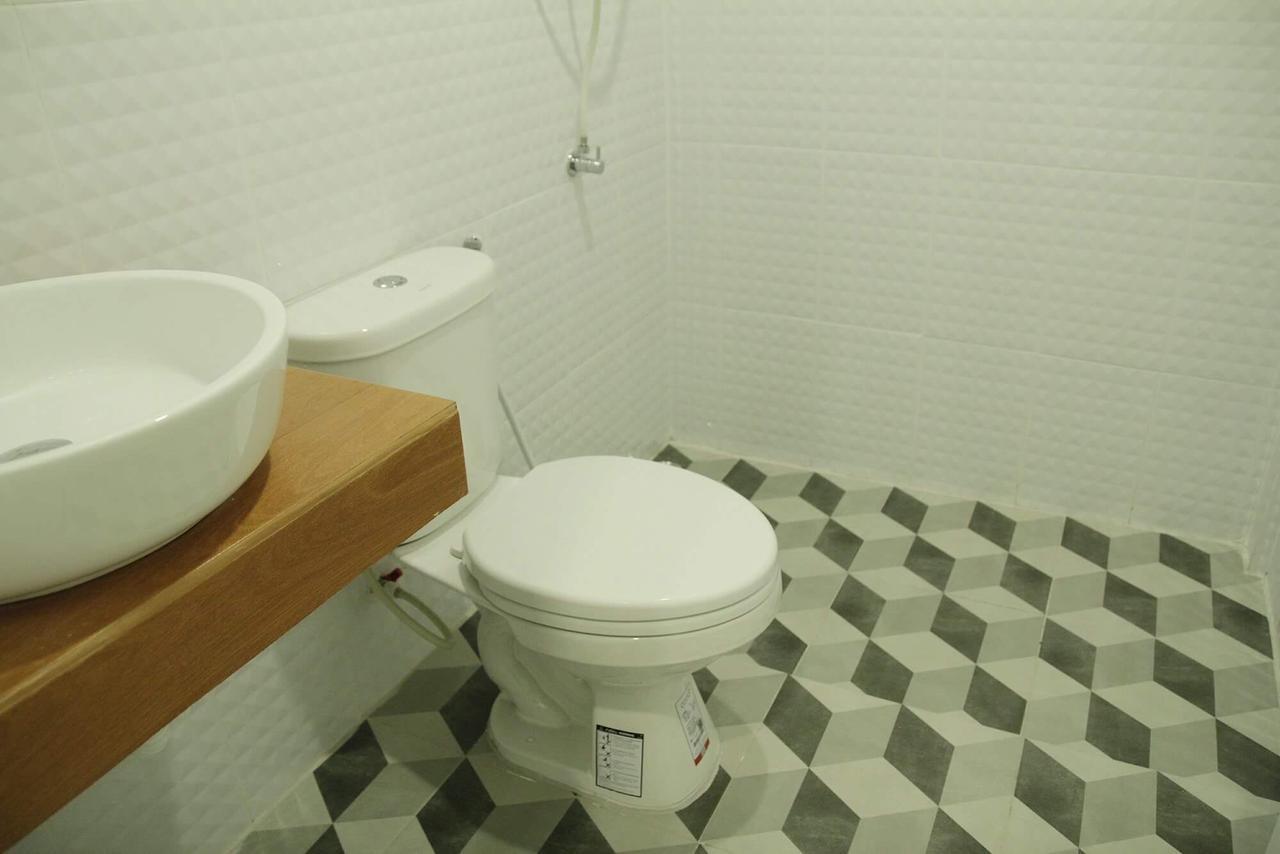 Sb Inn Phetchaburi Luaran gambar